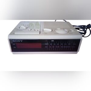 Vintage Sony Dream Machine ICF-C2W 1980s Digital Alarm Clock Radio Tested Works.